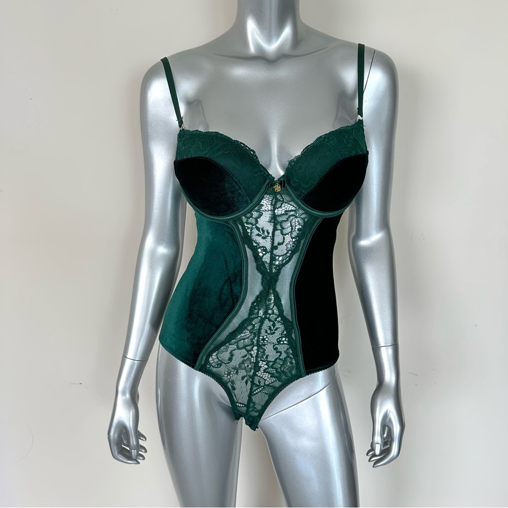 NWT!!! Daisy Fuentes women bodysuit size M